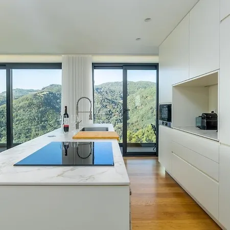 Geres Paradise: Waterfall View Feriehus
