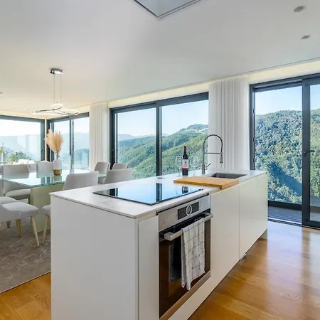 Feriehus Geres Paradise: Waterfall View Louredo (Braga)