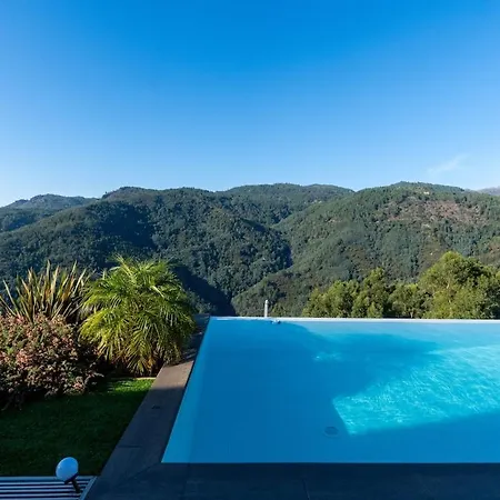 Geres Paradise: Waterfall View * Louredo (Braga)
