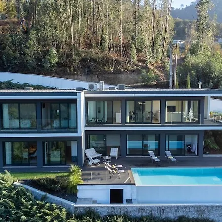 Feriehus Geres Paradise: Waterfall View *